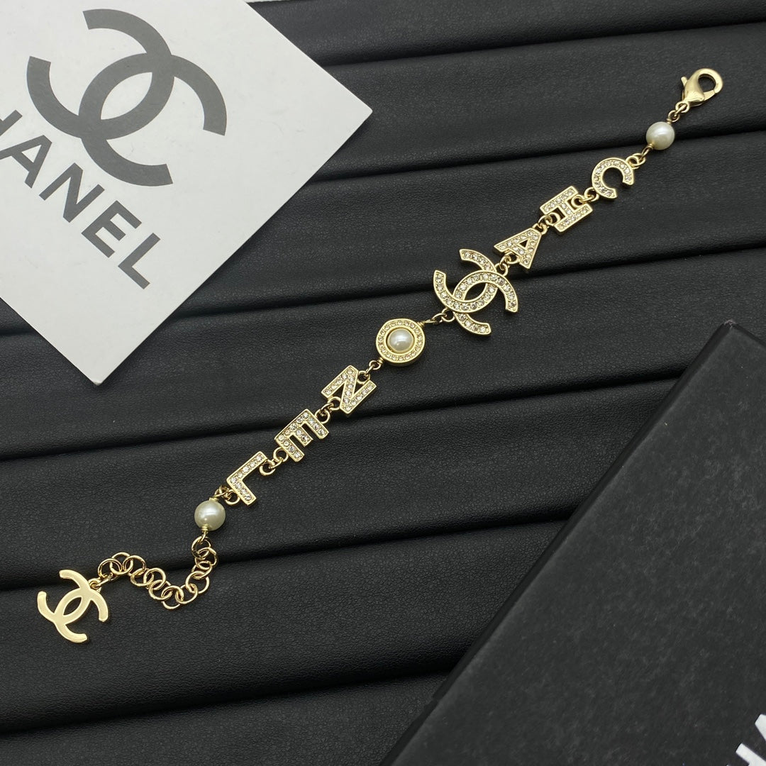 CEM206  New Arrive Fashion  Hot Sale  with Diamond Heart Bracelet for Woman Jewelry To Choose