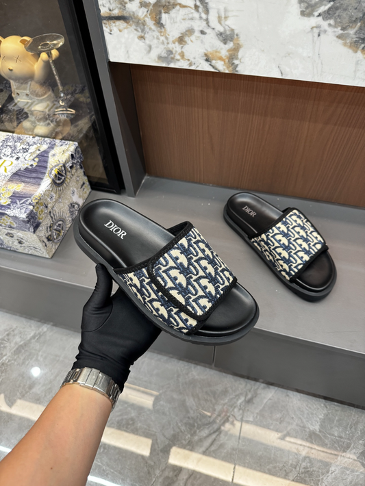 DEM317 New fashionable black and white women's shoes men's shoes available in various colors beautiful slippers excellent gift item