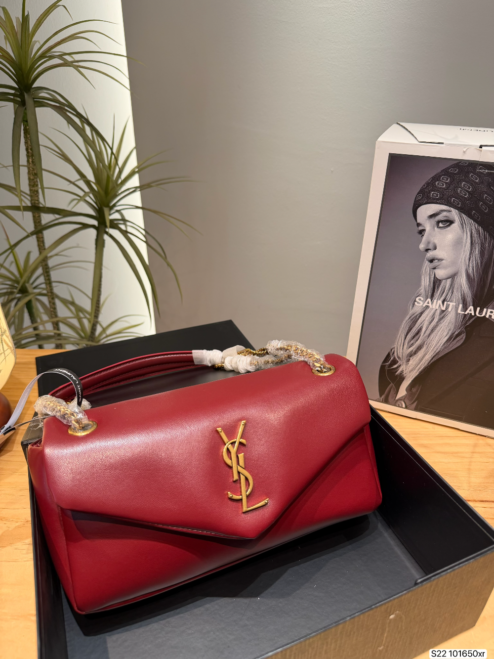 YLEM9 New arrive fashion black white red green color bag for woman beautiful gift to choose gift size to choose 26 *15 cm