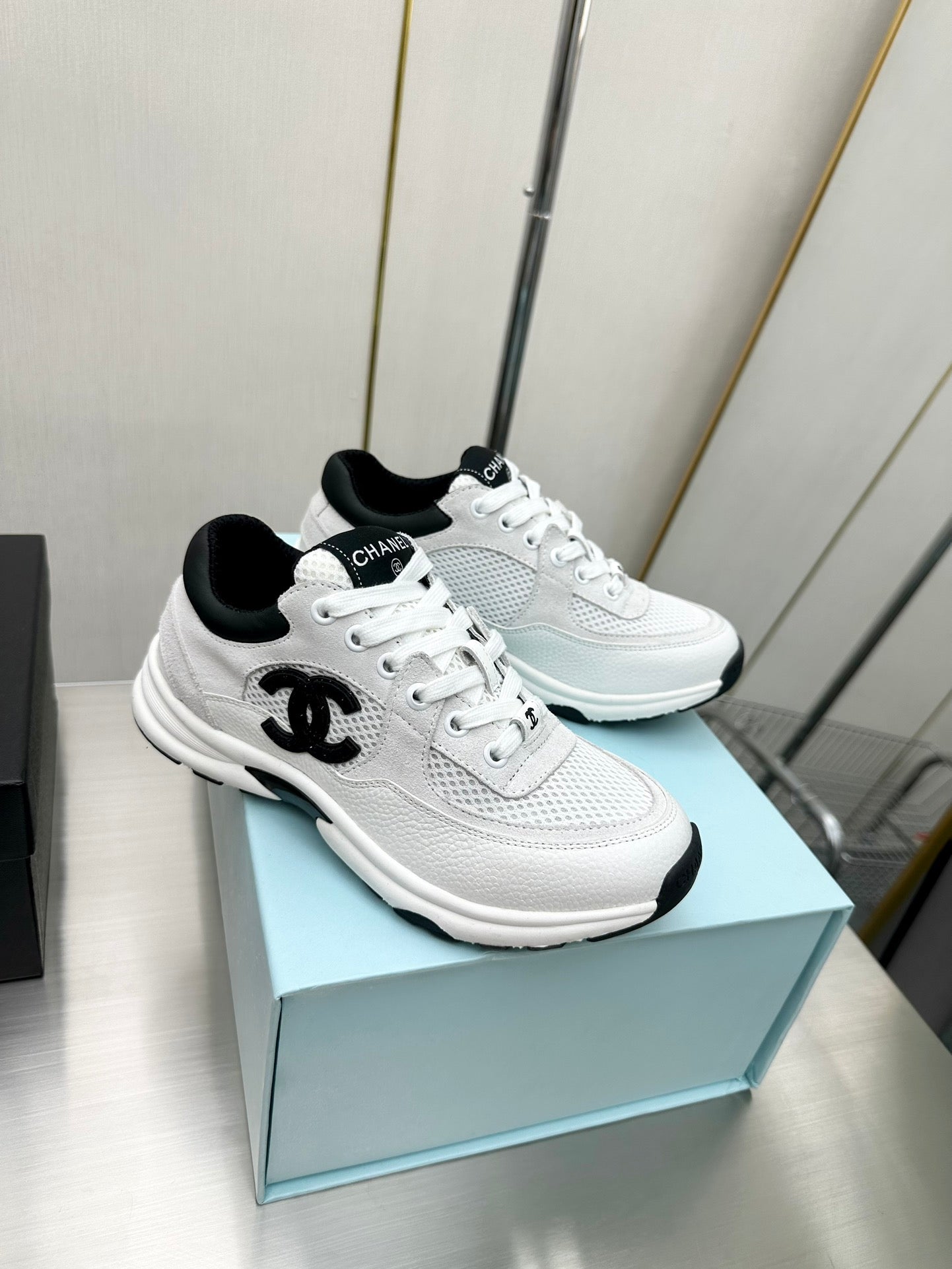 CEM229 New arrive fashion black and white shose for woman men beautiful gift to choose gift