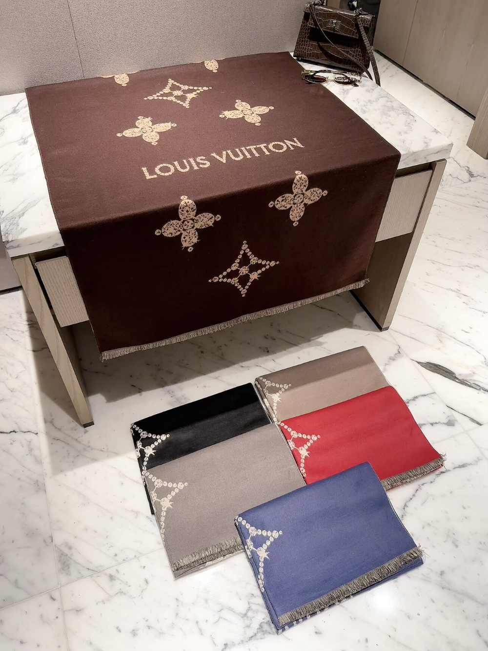 LEM616 new arrive  Hot sale brown black blue grey red color fashion beautiful  scarf  for woman gift  to choose