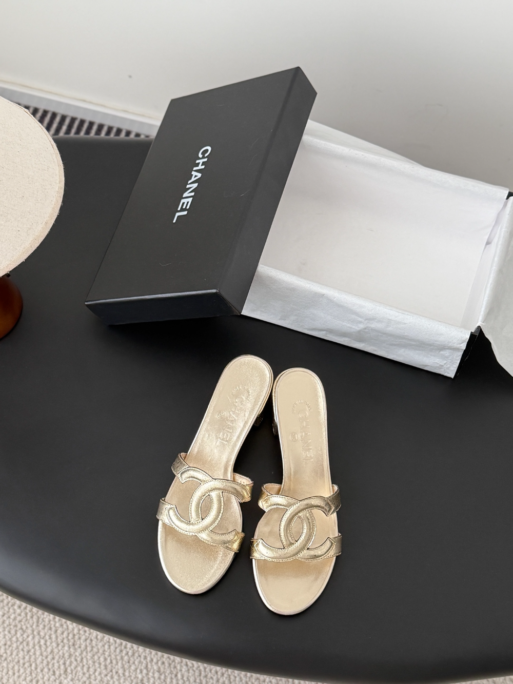 CEM312 New trendy slippers featuring a simple double-ring design are elegant and versatile perfect for summer and available in multiple colors