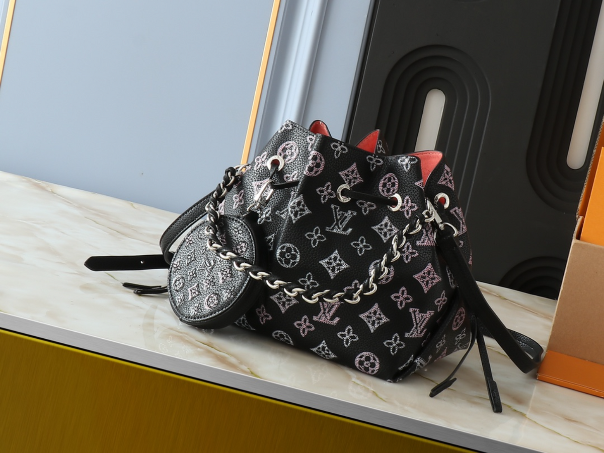 LEM636 New arrive fashion black pink khaki yellow bag for woman hands bag beautiful gift to choose gift  19 x 22 x 14 cm
