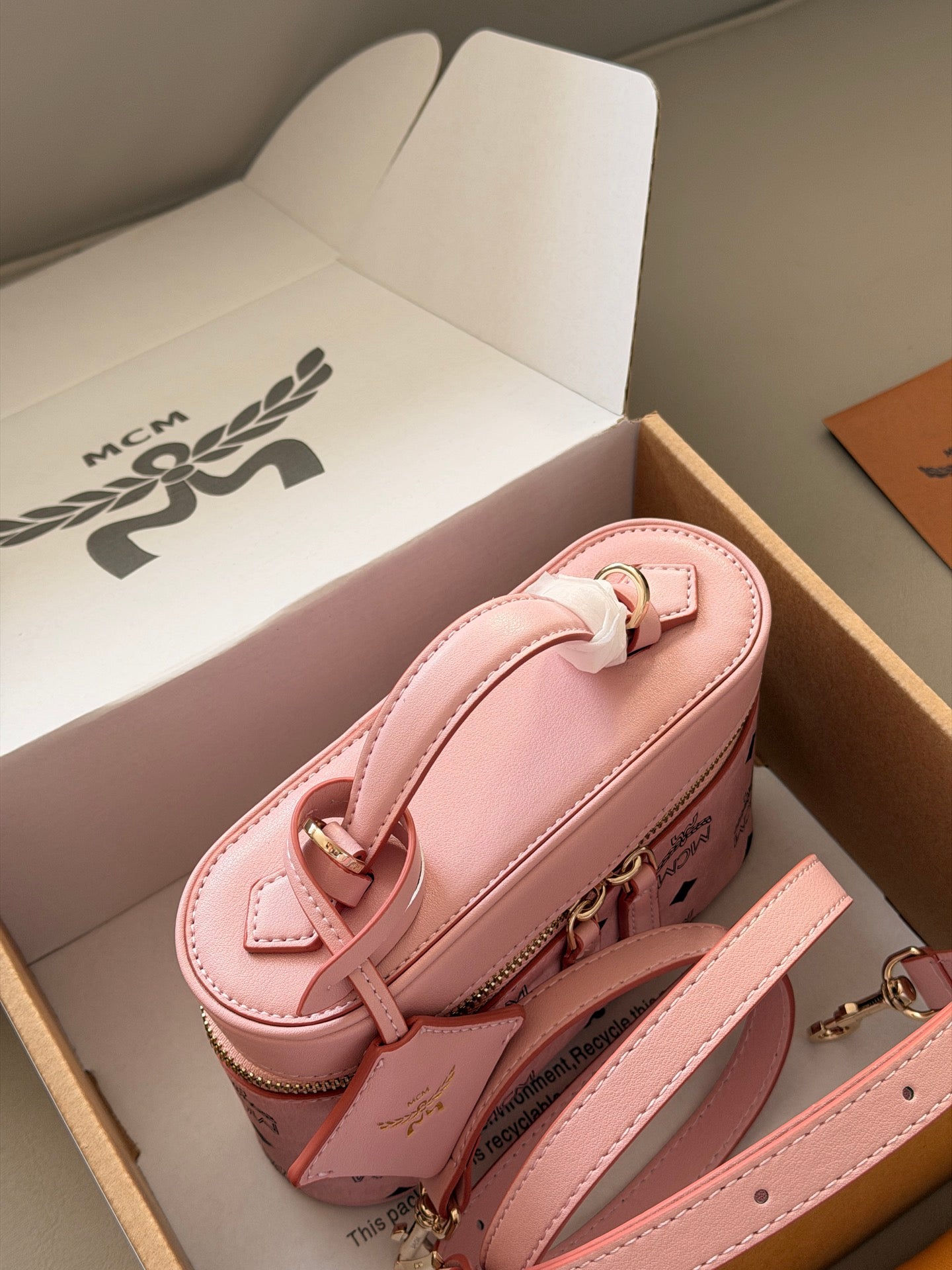 DEM300 New arrive fashion Makeup bag pink brown bag for woman beautiful gift to choose gift 19*12cm