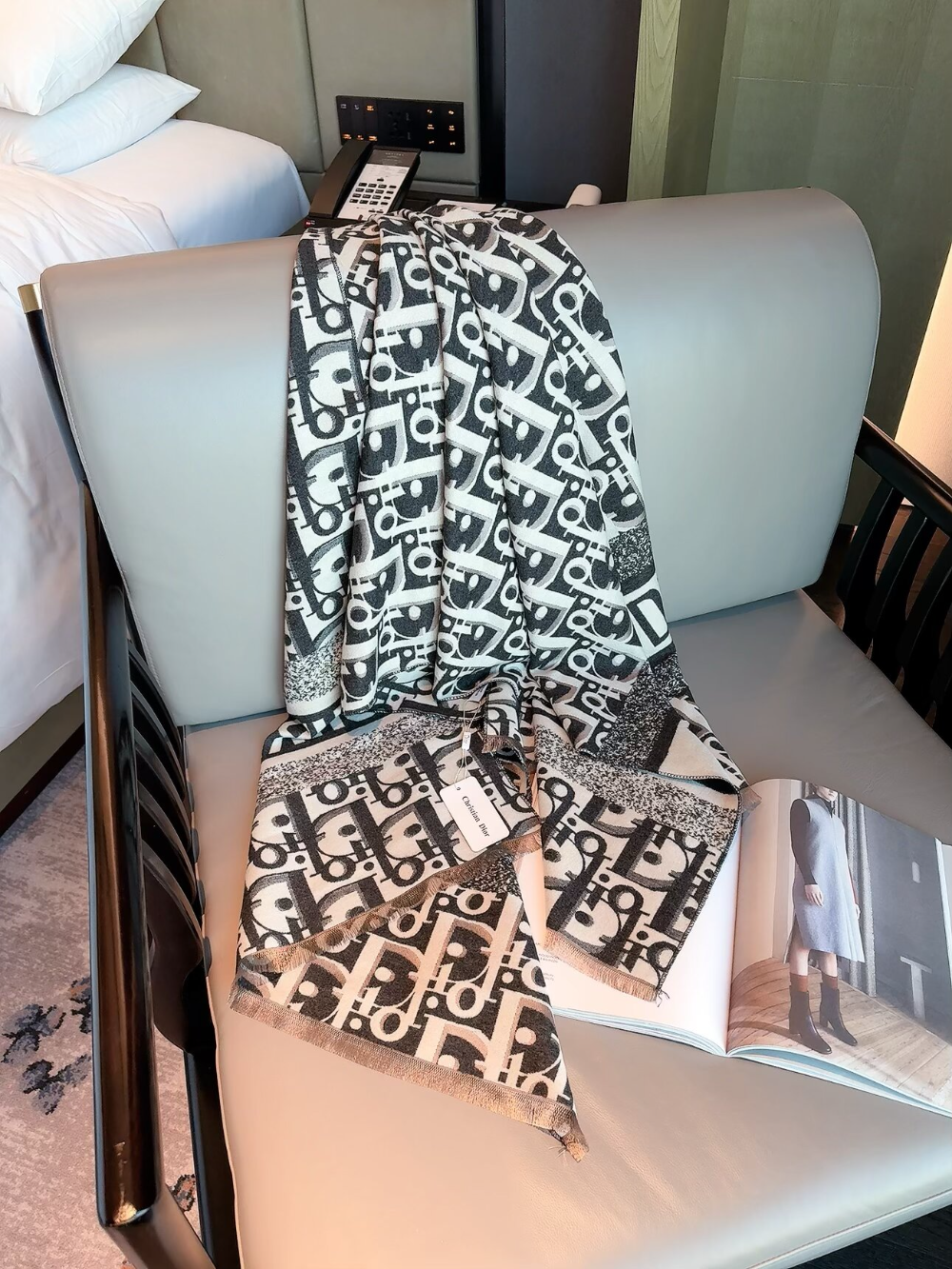 DEM385 new arrive  Hot sale brown black blue color fashion beautiful  scarf  for woman gift  to choose