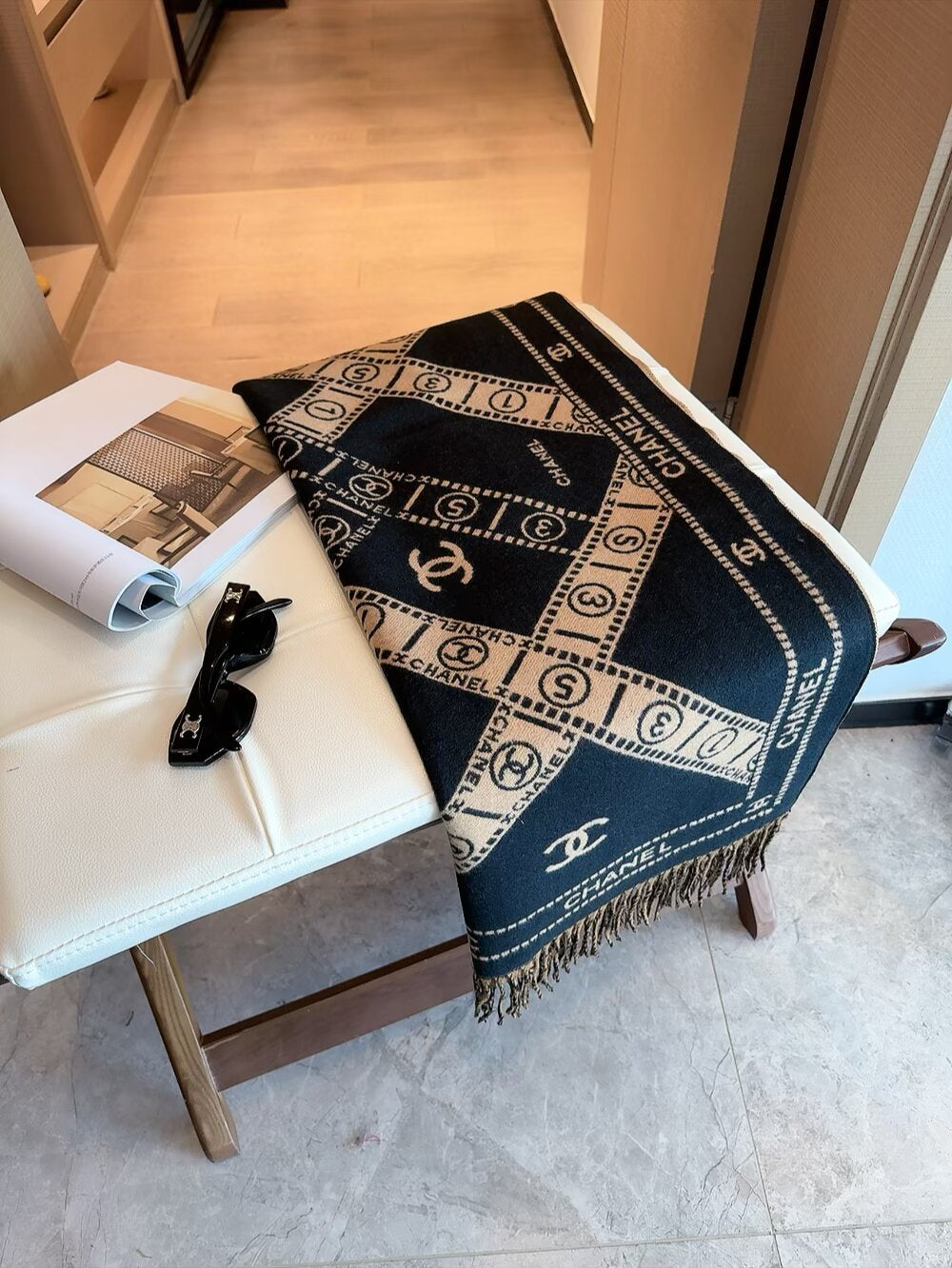 CEM186 Scarf Designer Classic Plaid Women Man Designer Scarf 100% Cashmere Scarves For Winter Warm Womens and mens Long Wrs SIZE  65*200cm