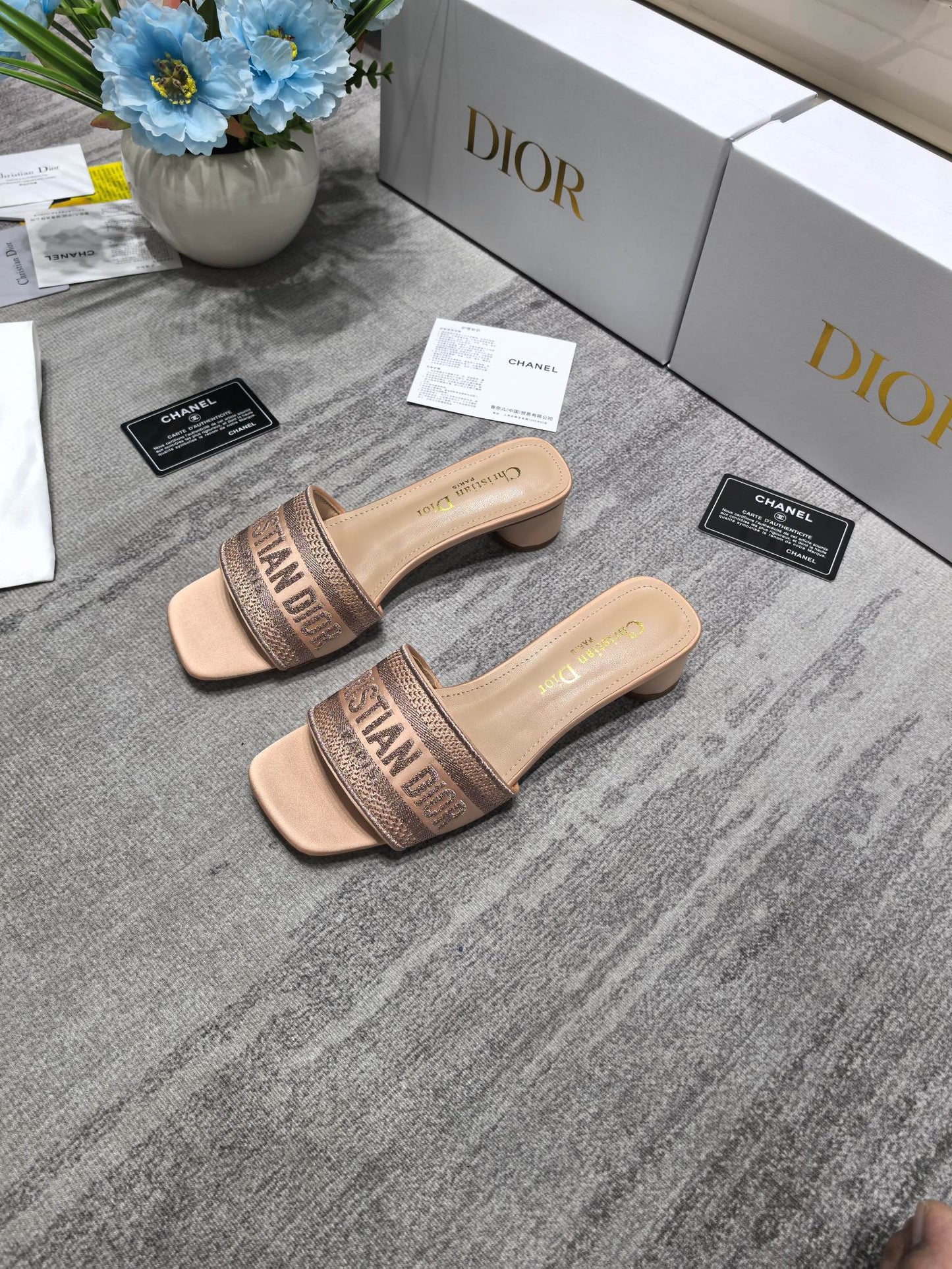 DEM308 New arrive fashion black and white  many color shose for woman beautiful Slippers gift to choose