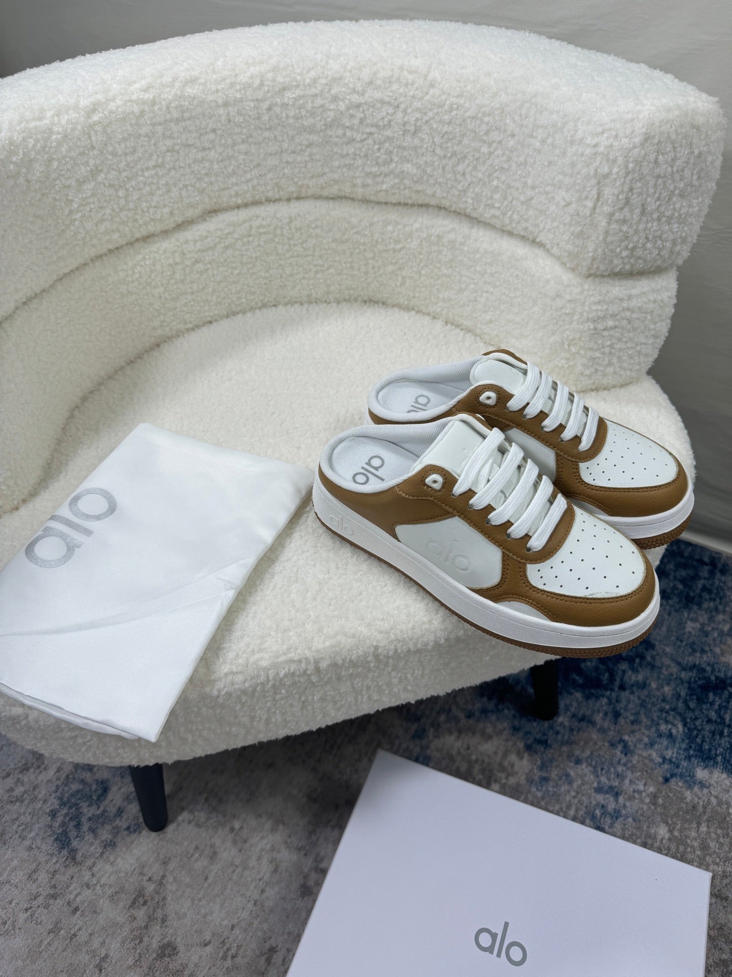 ALO1 Wholesale Outdoor Women Shoes Famous Designer Brand Female Casual shoes Fashion for Lady