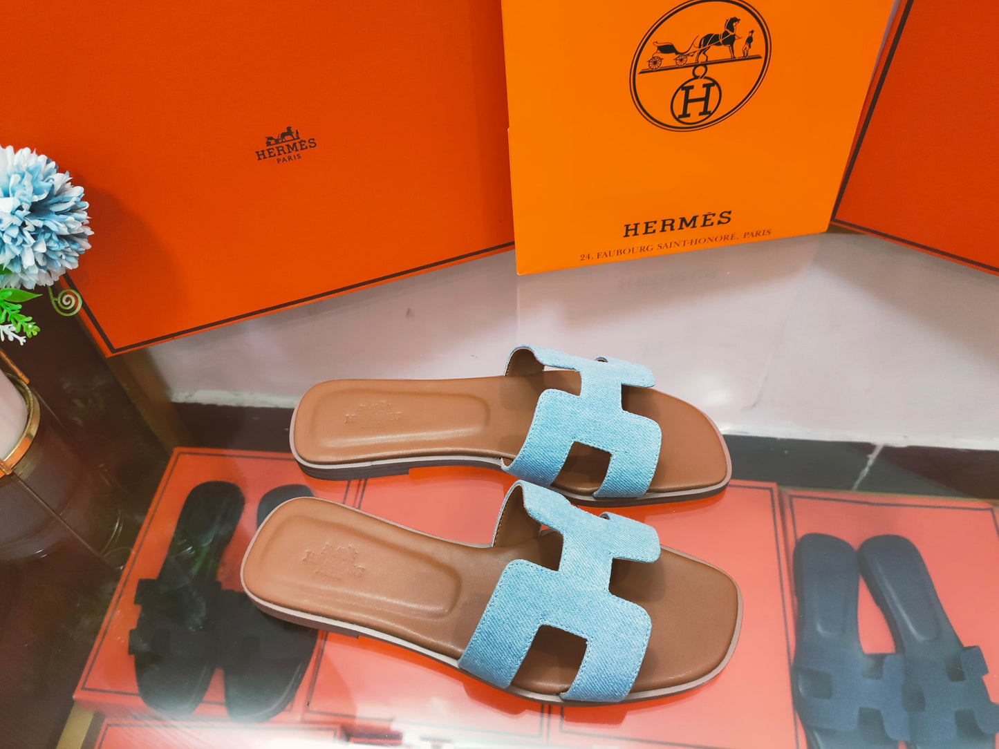 HEM107 New arrive fashion blue and black color H shose for woman beautiful Slippers gift to choose