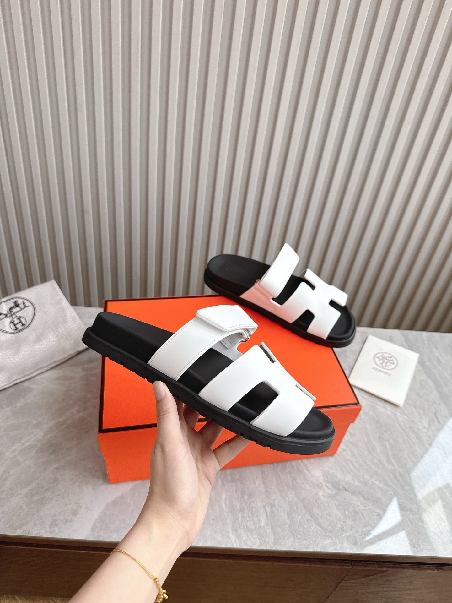 HEM100 Designer women Slippers, sandals shoes for women  high quality size 35 to 42