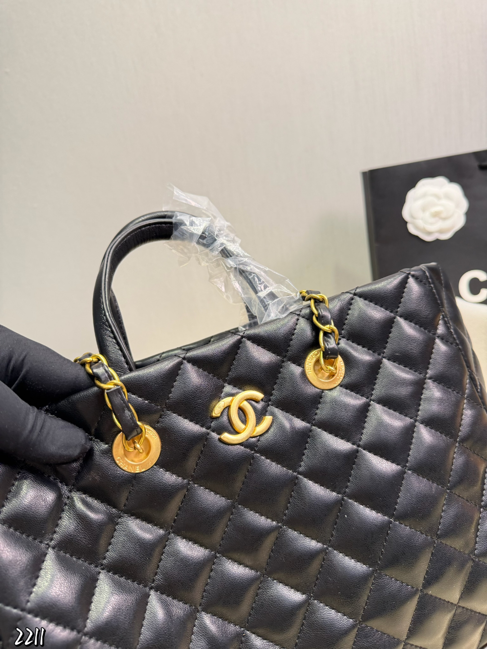 CEM291 New arrive fashion black white red pink brown  bag for woman hands bag beautiful gift to choose gift 31*23cm