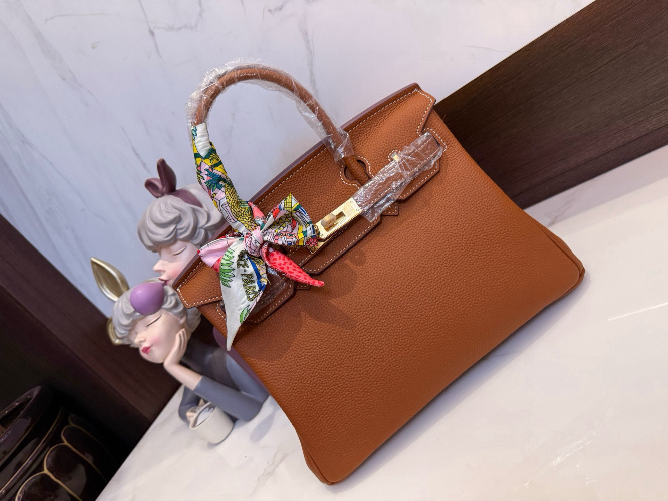 HEM110 New arrive fashion black white brown red khaki  bag for woman hands bag beautiful gift to choose gift  30CM