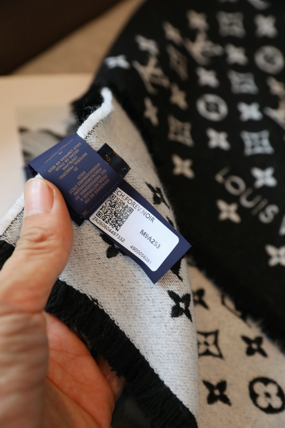 LEM648 new arrive  Hot sale black color fashion beautiful  scarf  for woman gift  to choose 45x185cm