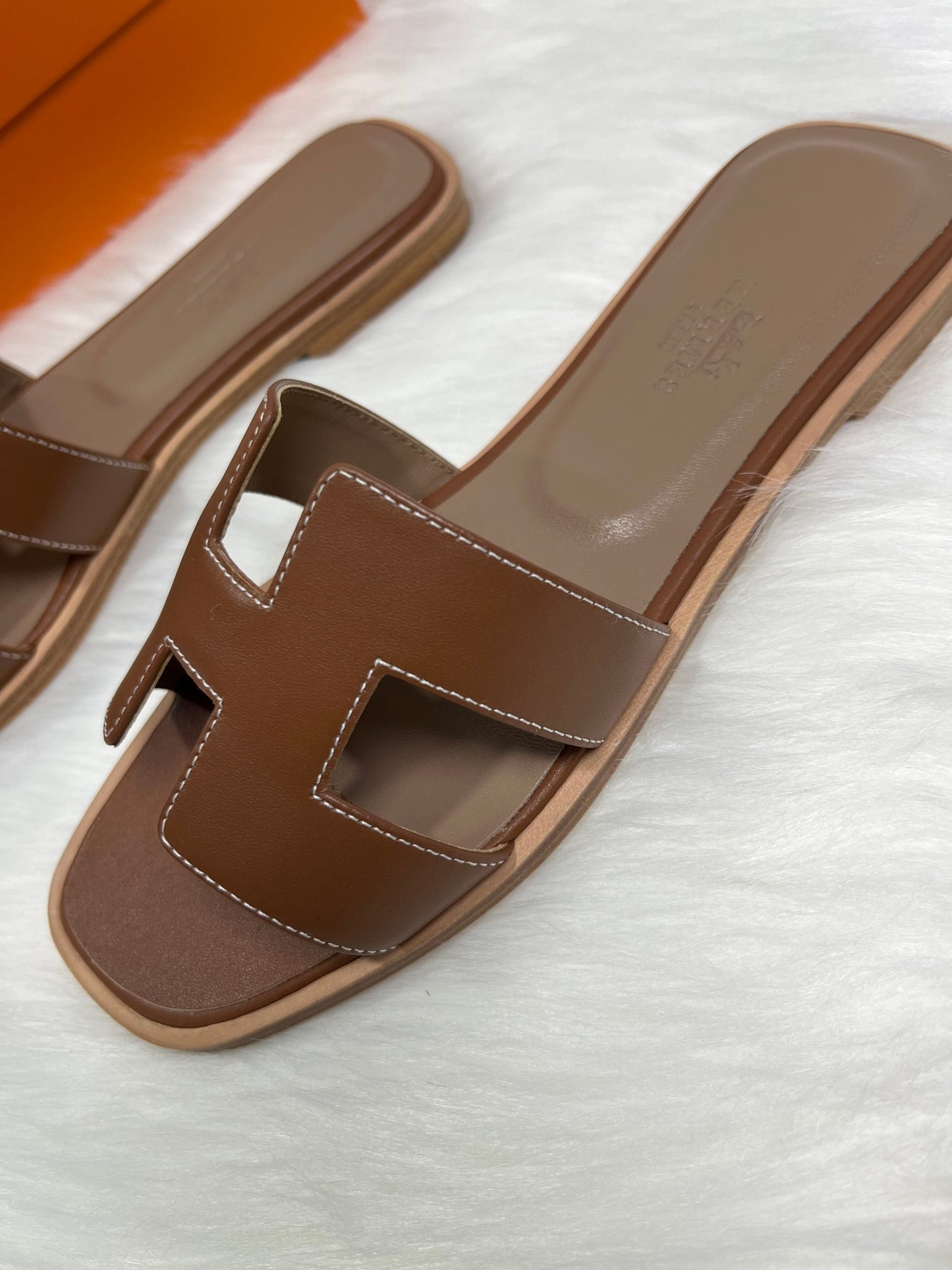 HEM97 New arrive fashion white black color shose for woman Slippers, sandals beautiful gift to choose