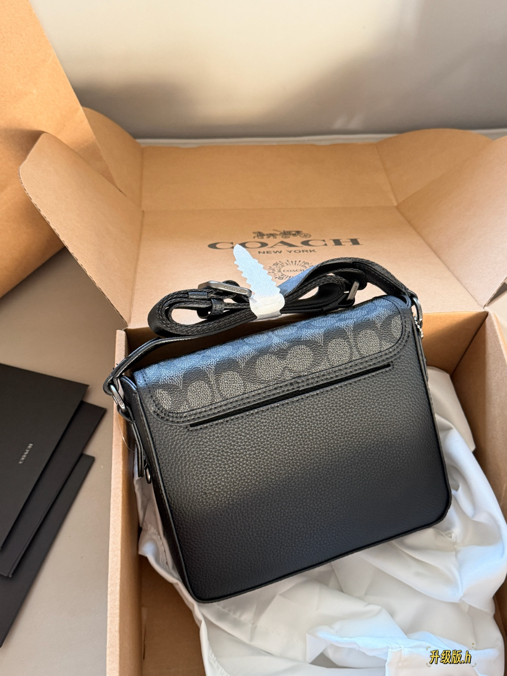 COEM02 New stylish black classic men's square bag, excellent gift options available 20.5*17cm