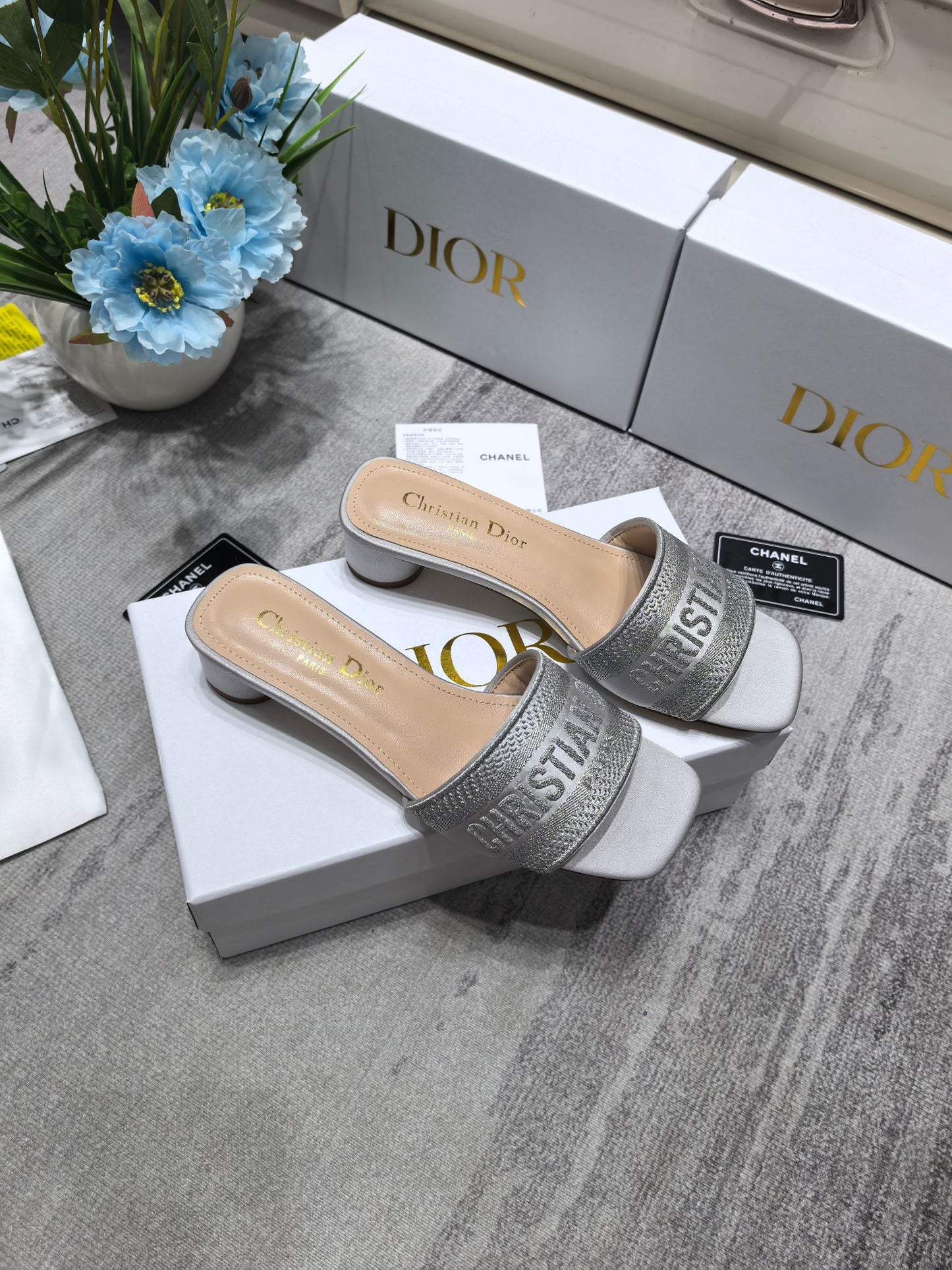 DEM308 New arrive fashion black and white  many color shose for woman beautiful Slippers gift to choose