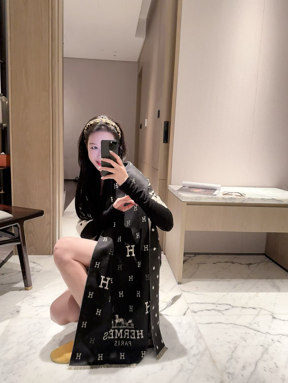 HEM147 new arrive  Hot sale light brown black  color fashion beautiful  scarf  for woman gift  to choose