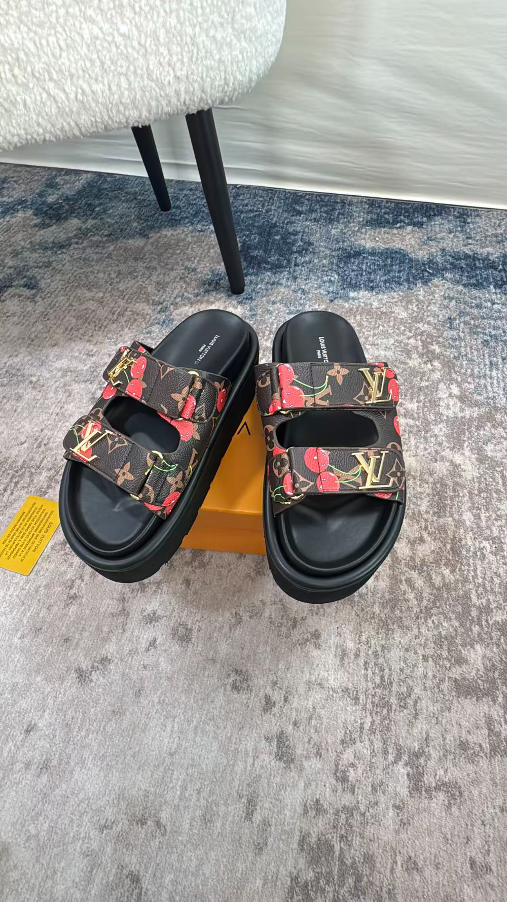 LEM501 New arrive fashion black white shose for woman beautiful Slippers gift to choose