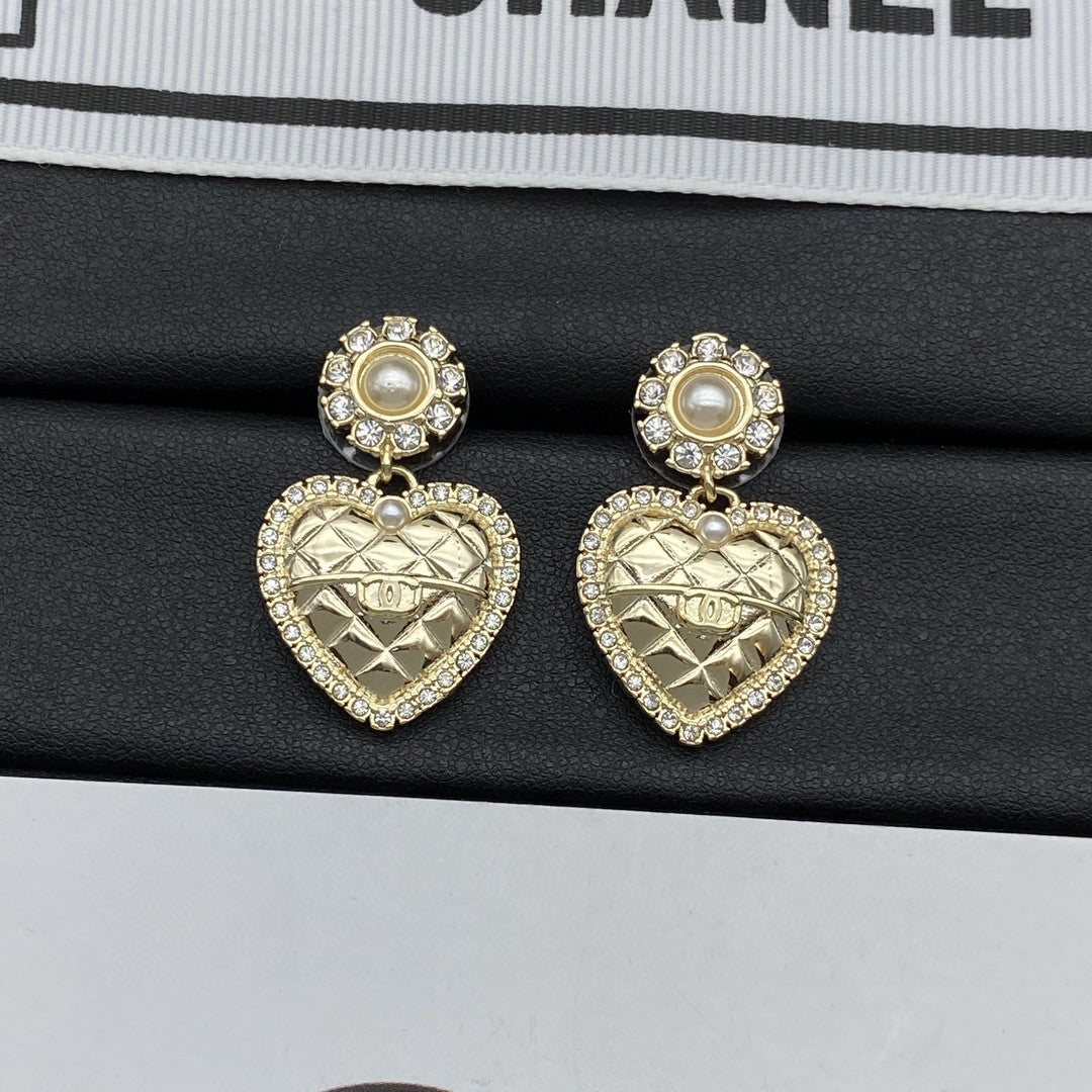 CEM212  New Arrive Fashion  Hot Sale  with Diamond Heart Earring  for Woman Jewelry To Choose Gift