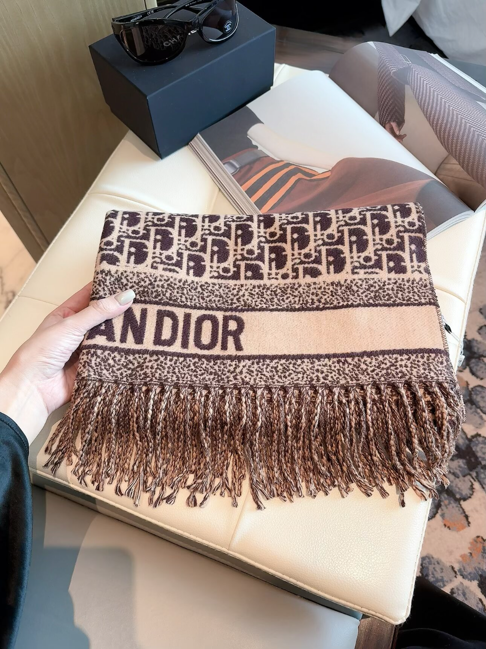 DEM380 new arrive  Hot sale grey brown color fashion beautiful  scarf  for woman gift  to choose