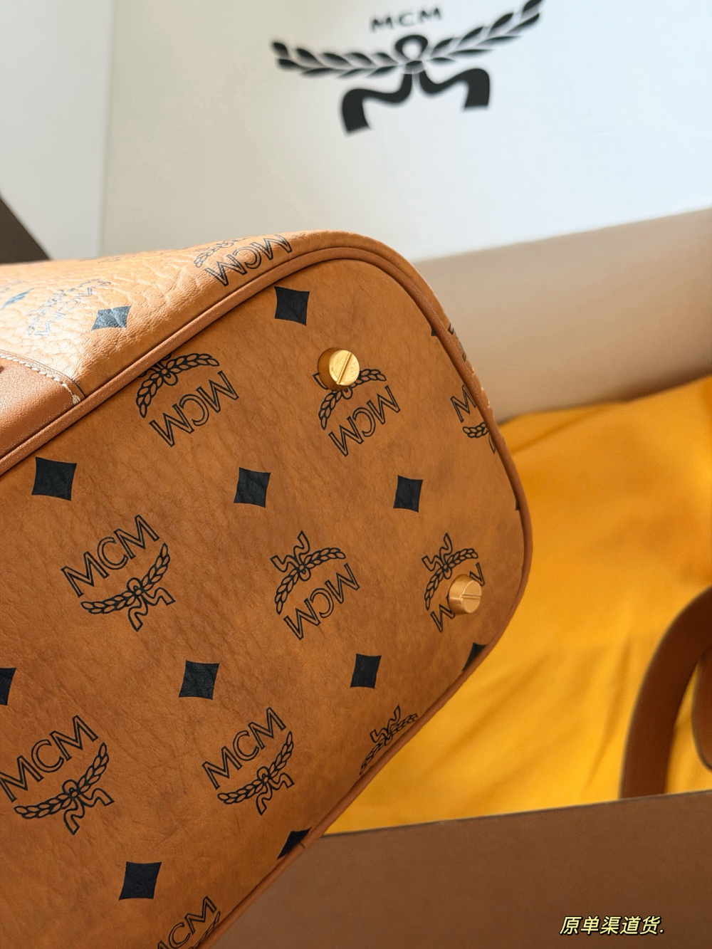 MCM05 New arrive fashion white black  pink brown bag for woman hands bag beautiful gift to choose gift 22*26cm