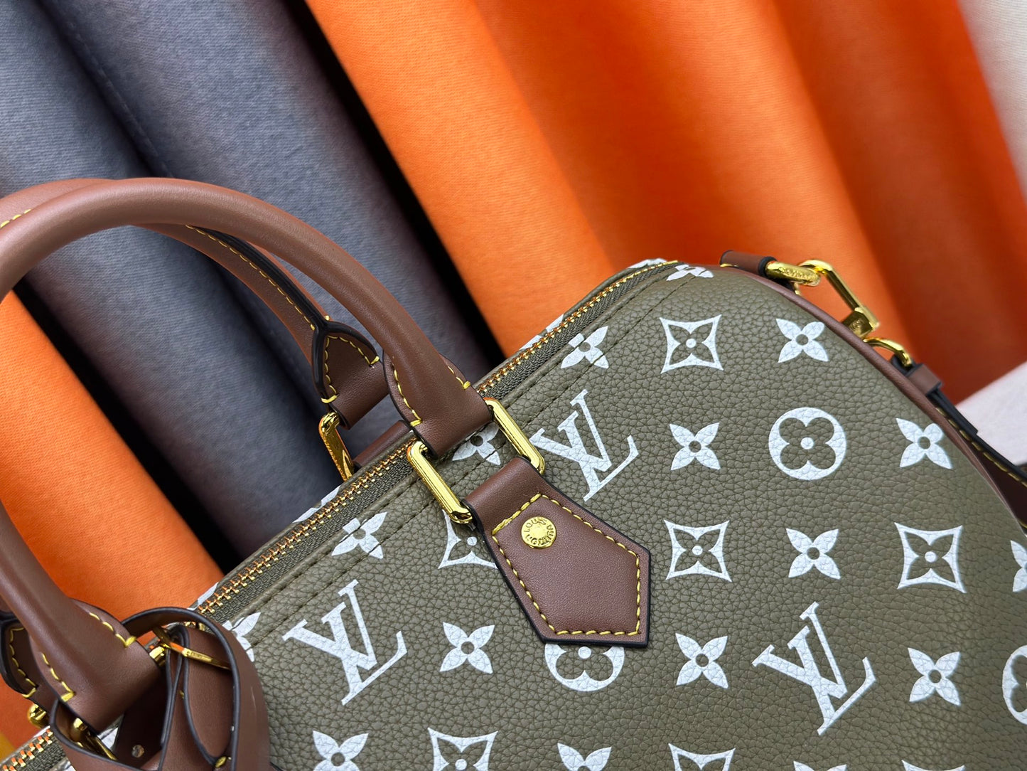 LEM291 designer bag free shipping Light luxury genuine leather High quality casual Boston bag versatile classic vintage handbag for woman 25cm