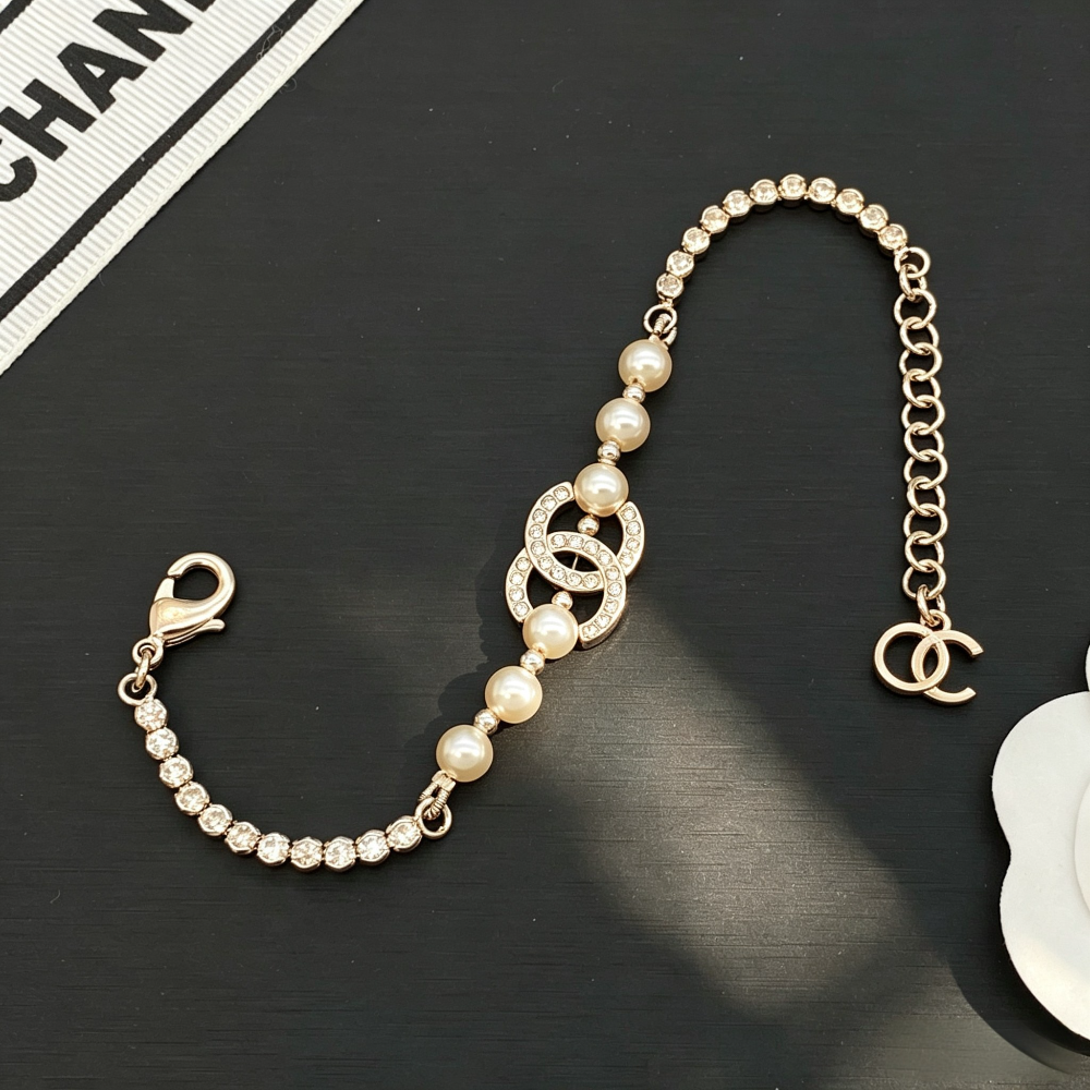 CEM493 New Arrive Fashion Hot Sale with Big Diamond Pearl Hand braceletfor Woman Jewelry To Choose Gift