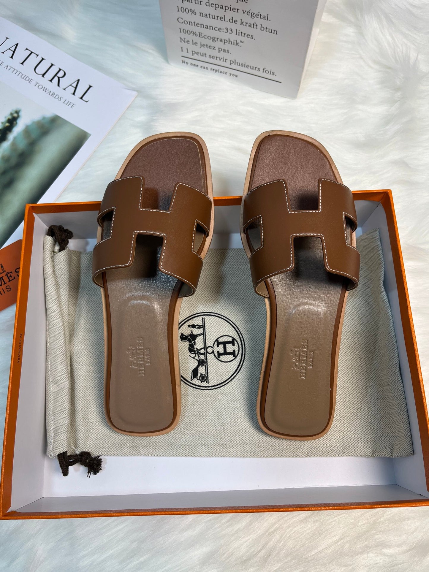 HEM97 New arrive fashion white black color shose for woman Slippers, sandals beautiful gift to choose