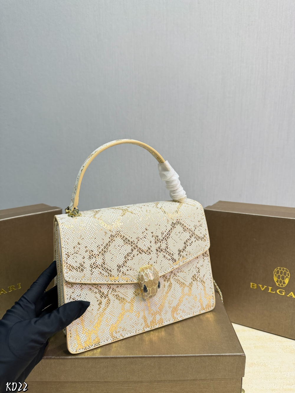 BEM40 New arrive fashion blue white gold beige green bag for woman hands bag beautiful gift to choose gift 21*16cm