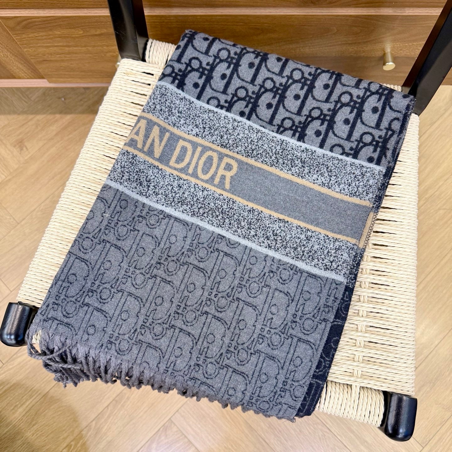 DEM233 Classic Plaid Luxury Designer Scarf 100% Cashmere Tassel Designers Scarves Scarfs Shawl Sciarpa For Winter Womens and Mens 65*180cm