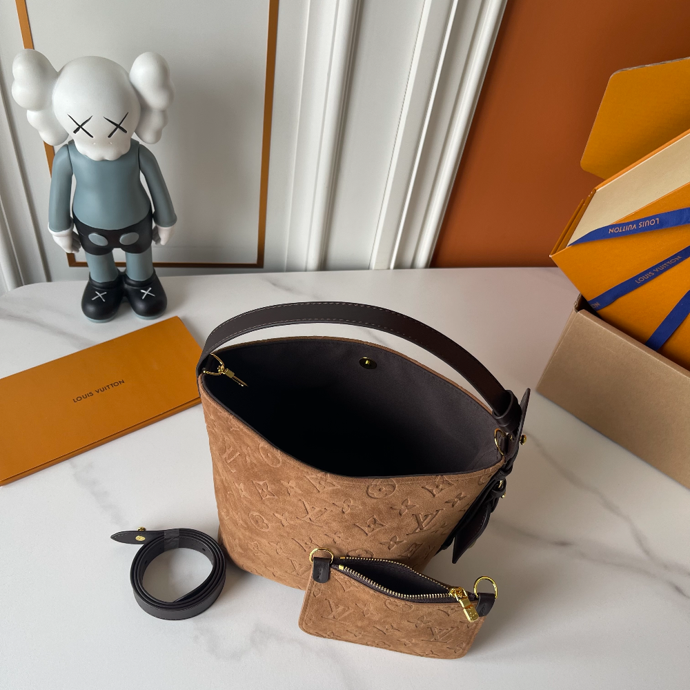 LEM629 New arrive fashion caramel bag for woman hands bag beautiful gift to choose gift  16 x 18 x 12 cm