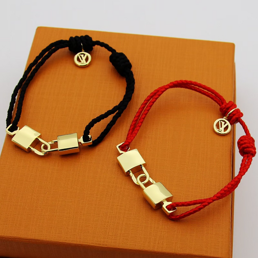 LEM471 New trendy open-style bracelet - Metal lock letter wristband - Women's couple accessory