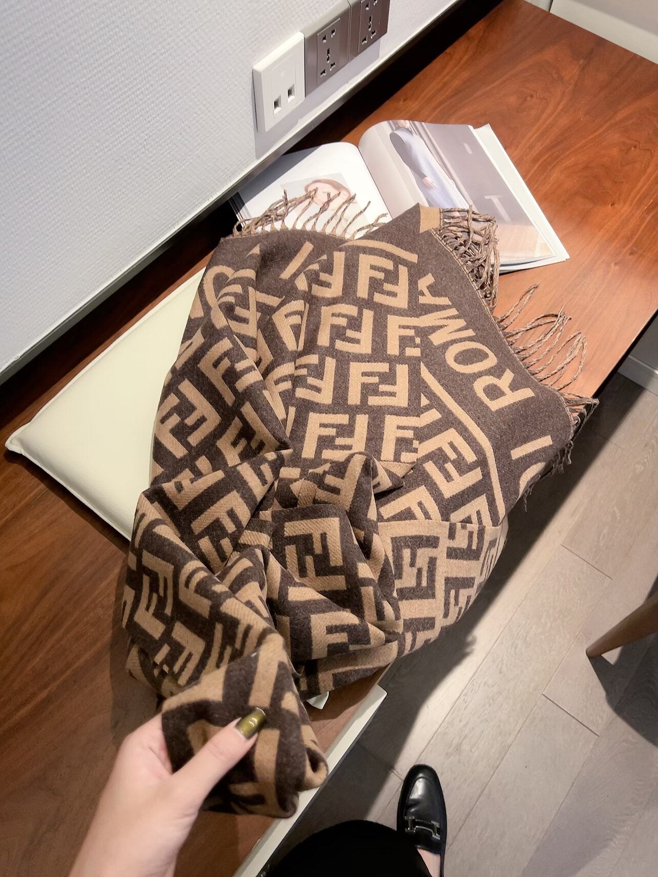 FEM22 Women Cashmere Designer Scarf Full Letter Printed Scarves Soft Touch Warm Wraps With Tags Autumn Winter Long Shawls 180✖️60cm