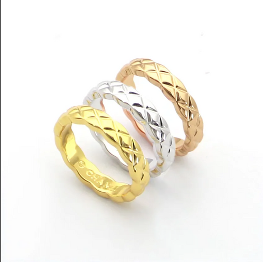 CEM236 Titanium Steel Patterned Rhombus Ring with Stone for Women Men Couples Wedding Rings Bands Bague Femme