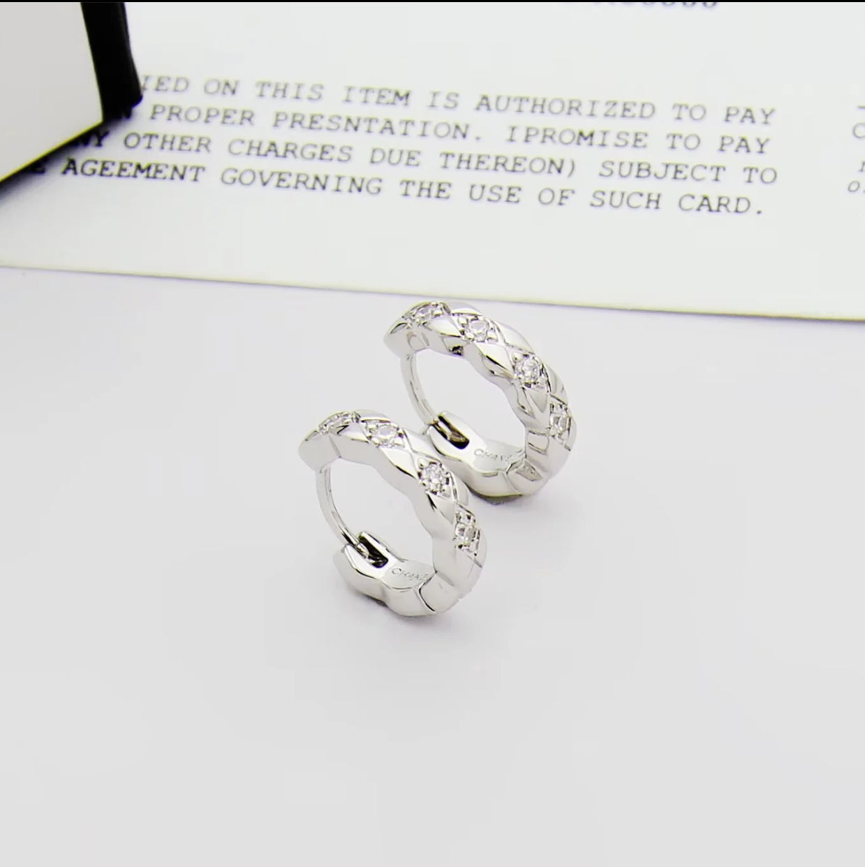 CEM197  New Single-row Drill Stud Earring Designer 18K Gold Stud Earring  Women  Love Promise Jewelry