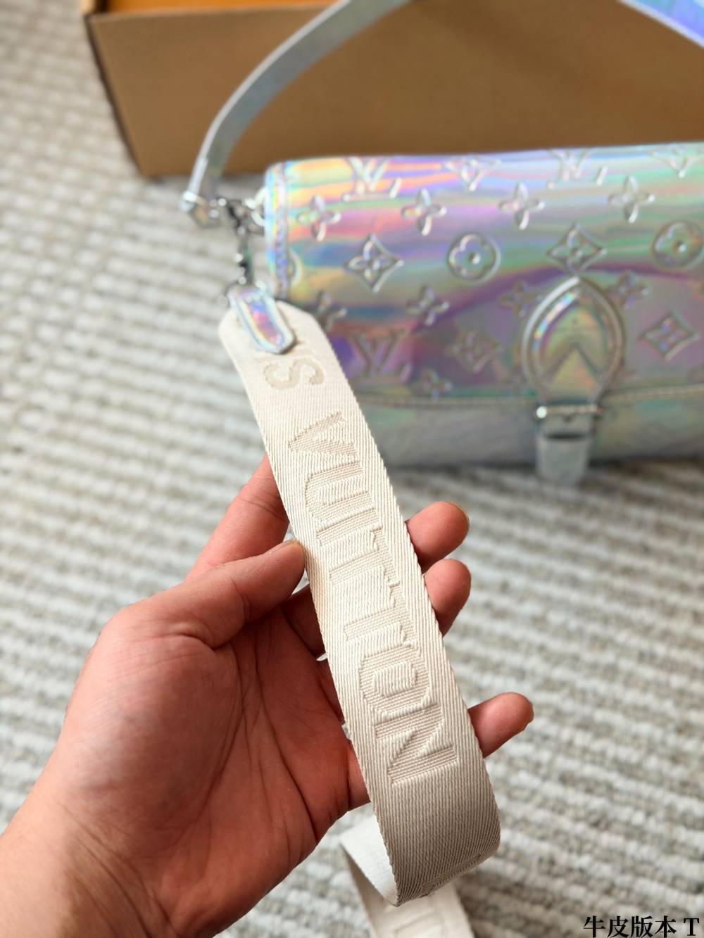 LEM611 New arrive fashion silver color bag for woman beautiful gift to choose 24*15cm