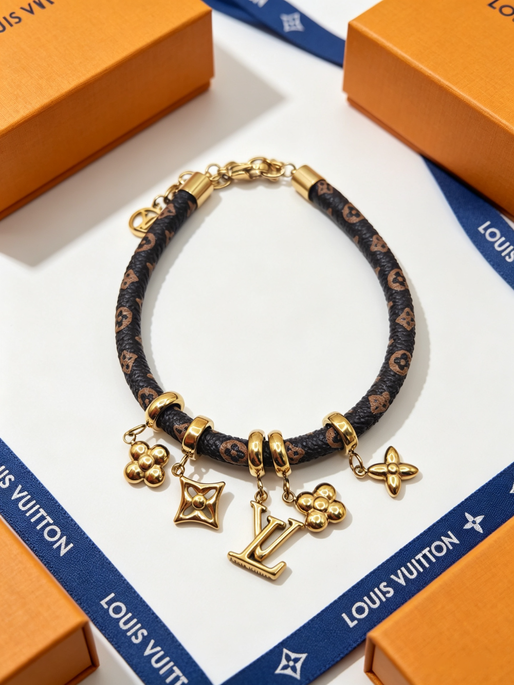 LEM657 New trendy European-style titanium bracelet with letter pendant suitable as a couple's accessory for ladies