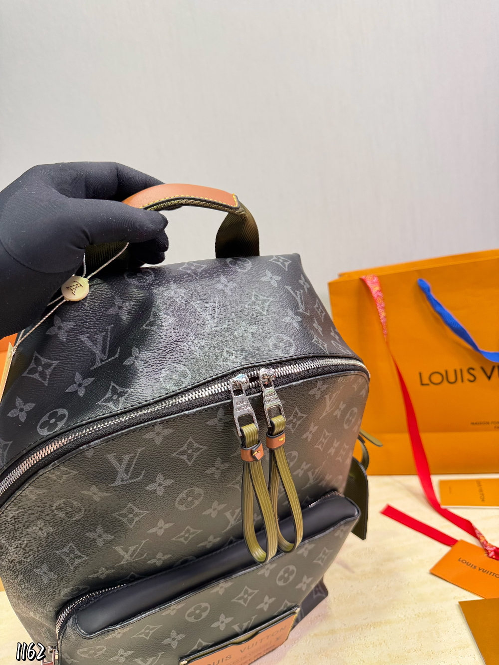 LEM496 New arrive fashion black bag for woman hands bag beautiful gift to choose gift 29*15*38cm