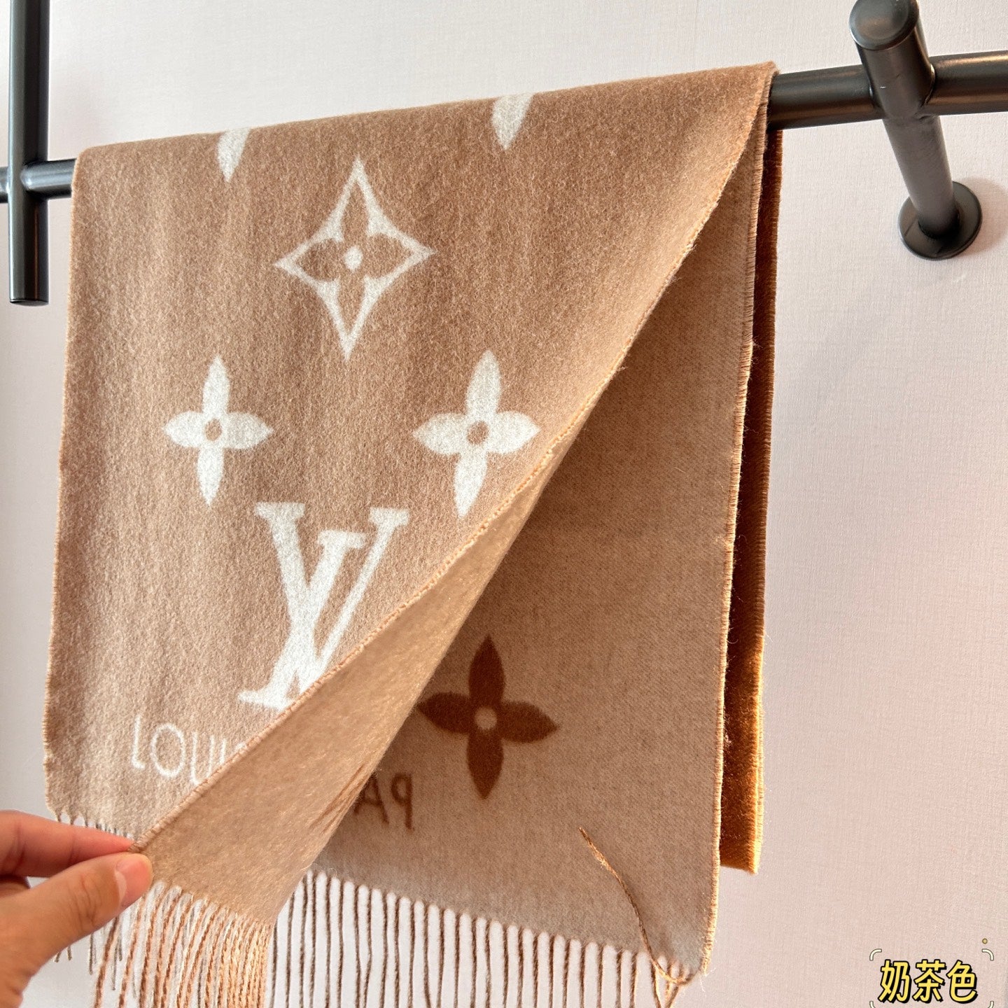 LEM326 new arrive Hot sale  black red gray color fashion beautiful scarf for woman men  gift to choose