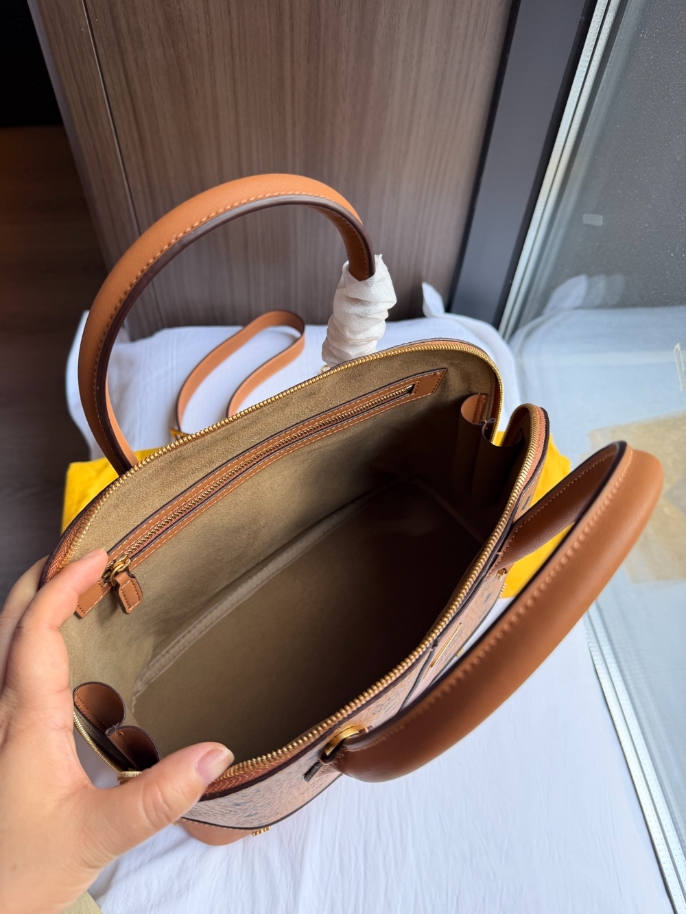 MCM06 New arrive fashion brown color bag for woman beautiful gift to choose gift size to choose 30*24cm