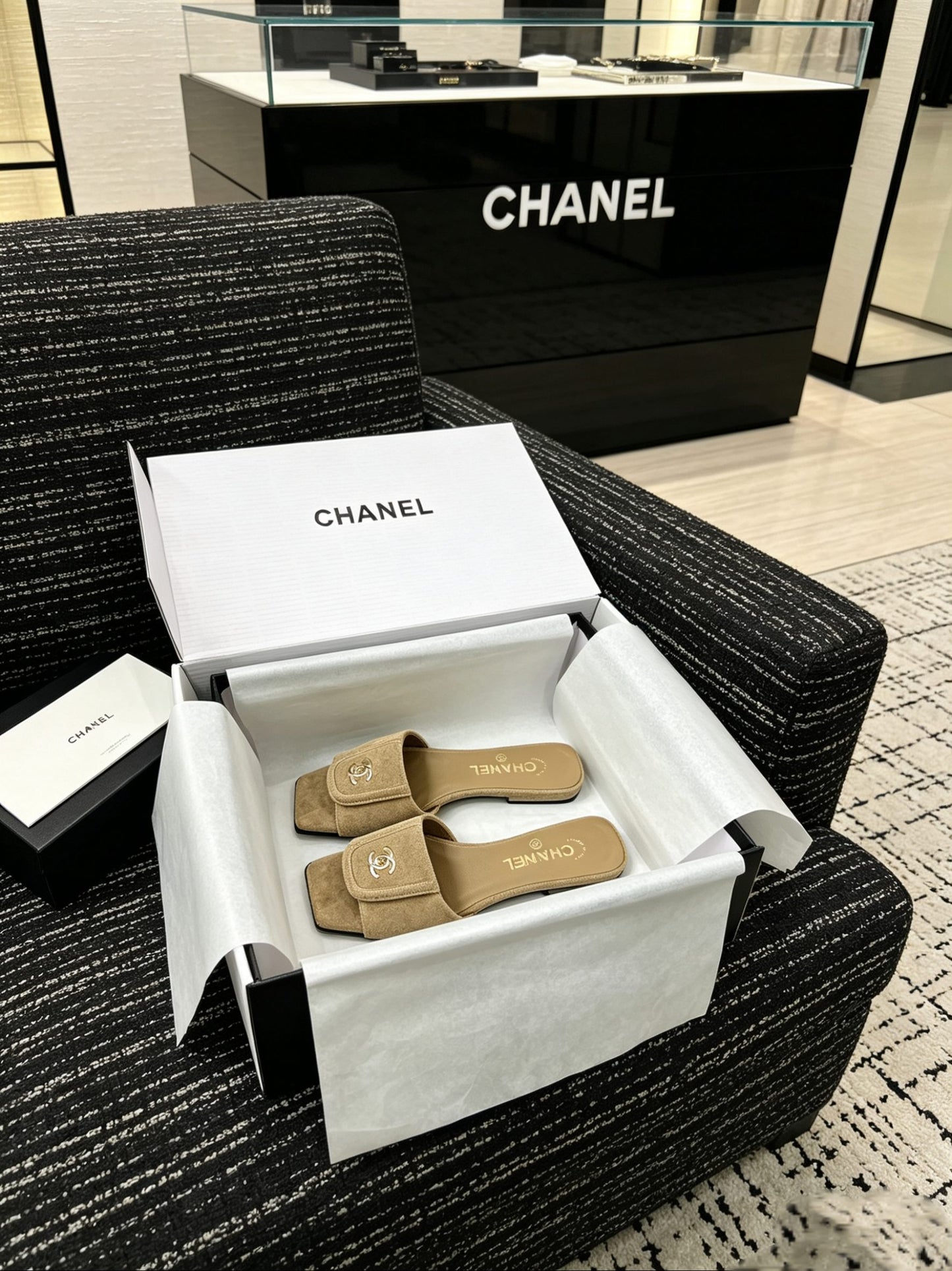 CEM260 New arrive fashion black and white color shose for woman beautiful Slippers gift to choose