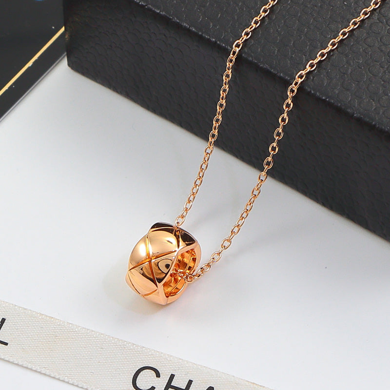CEM233 New Arrive Fashion Diamond-patterned Necklace Necklce for Woman Titanium Steel Material Jewelry To Choose Gift