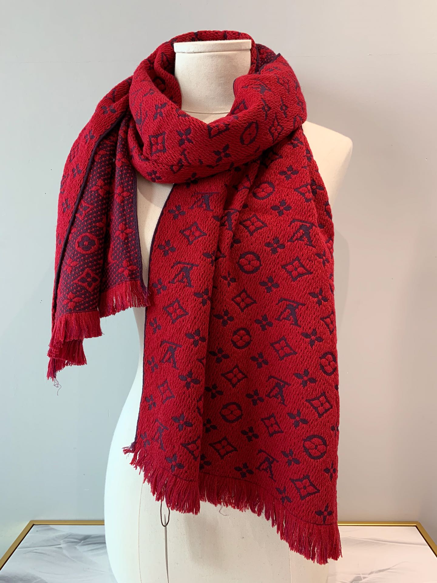 LEM325 new arrive Hot sale  black red gray color fashion beautiful scarf for woman men  gift to choose