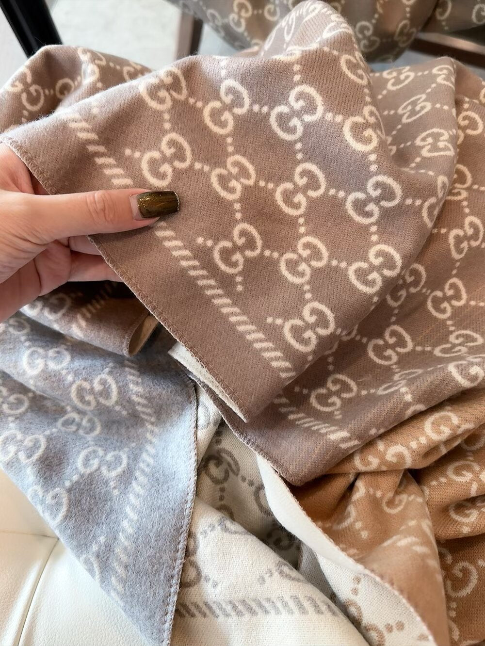 GEM125 new arrive  Hot sale 2color fashion beautiful  scarf  for woman gift  to choose no with box