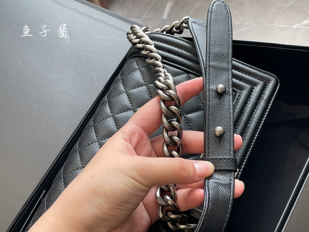 CEM11 New Arrive Hot Sale Black and Gold Color  Fashion Bag It Come with Box