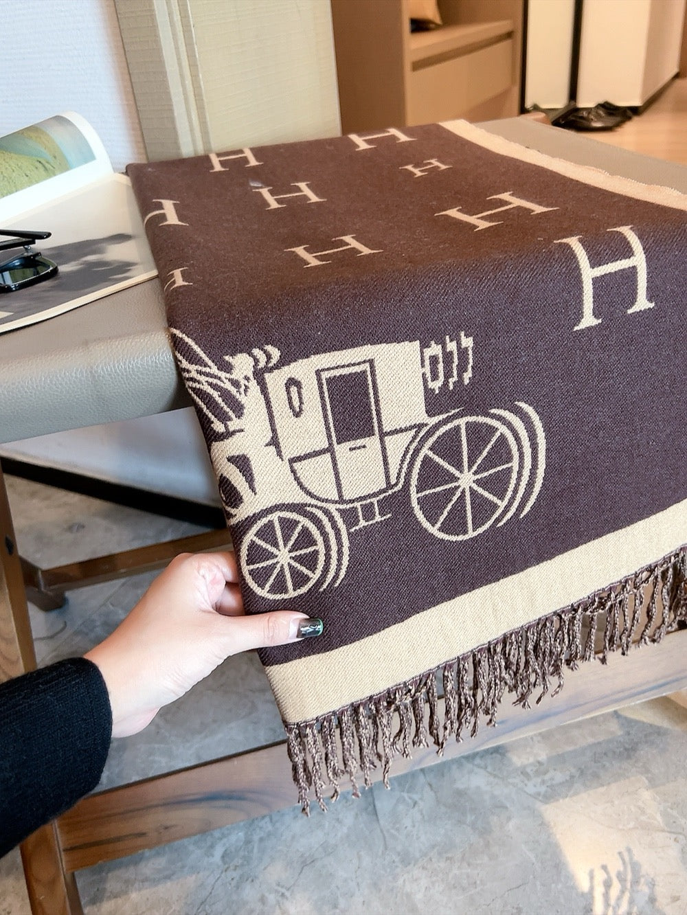 HEM68 Winter Scarf Pashmina For Designers warm Scarfs Fashion Classic Women Designer Brand Cashmere Winter Scarf Wrap 180cm scarf for women Size 65*180CM