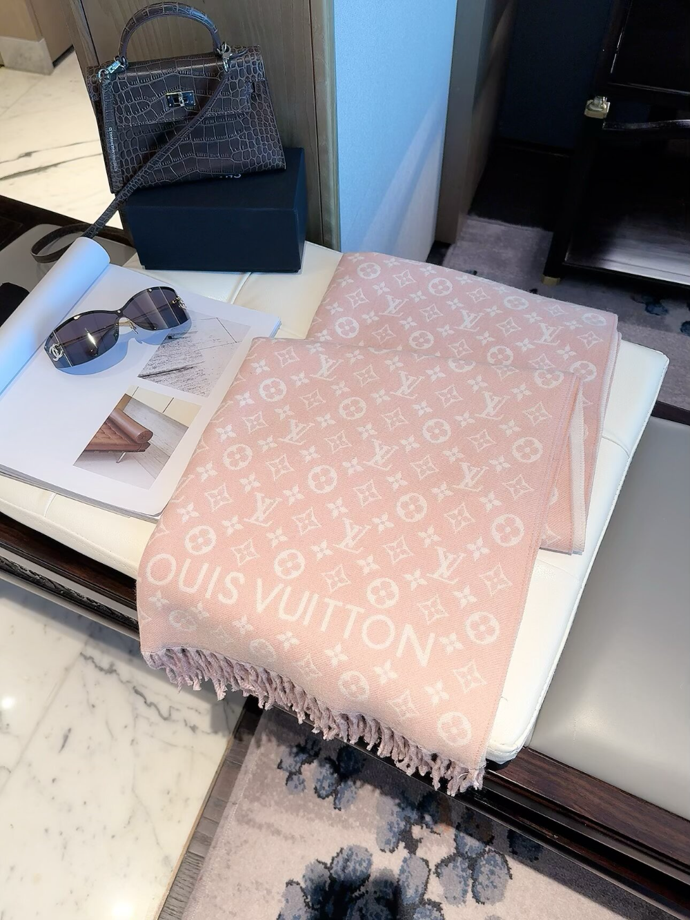LEM653 new arrive  Hot sale black pink color fashion beautiful  scarf  for woman gift  to choose