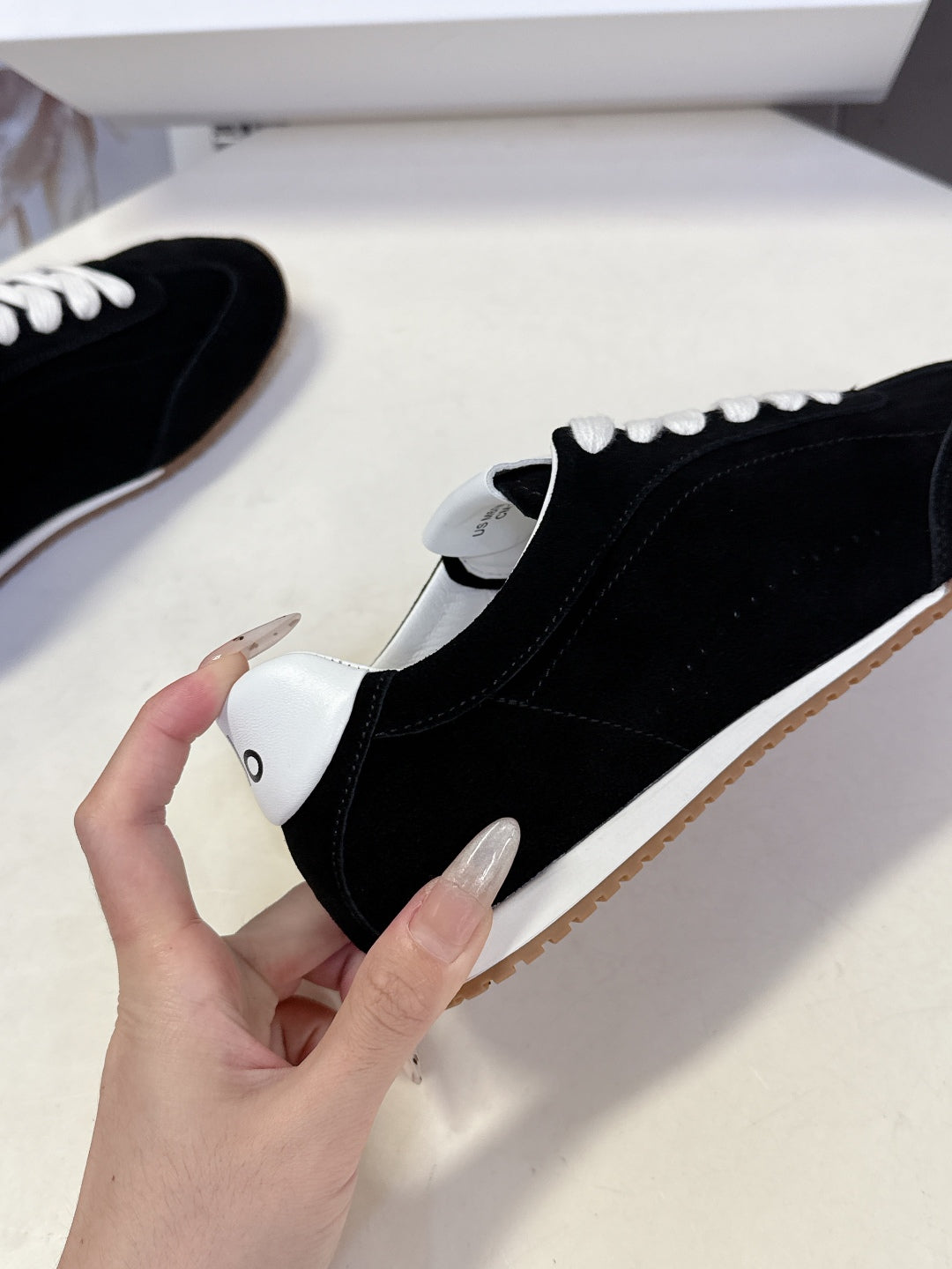 Alo01 Designer Sneakers Men Women Gum Sky Beige Dark Scarlet Mens Trainers Womens Casual Outdoor Runners