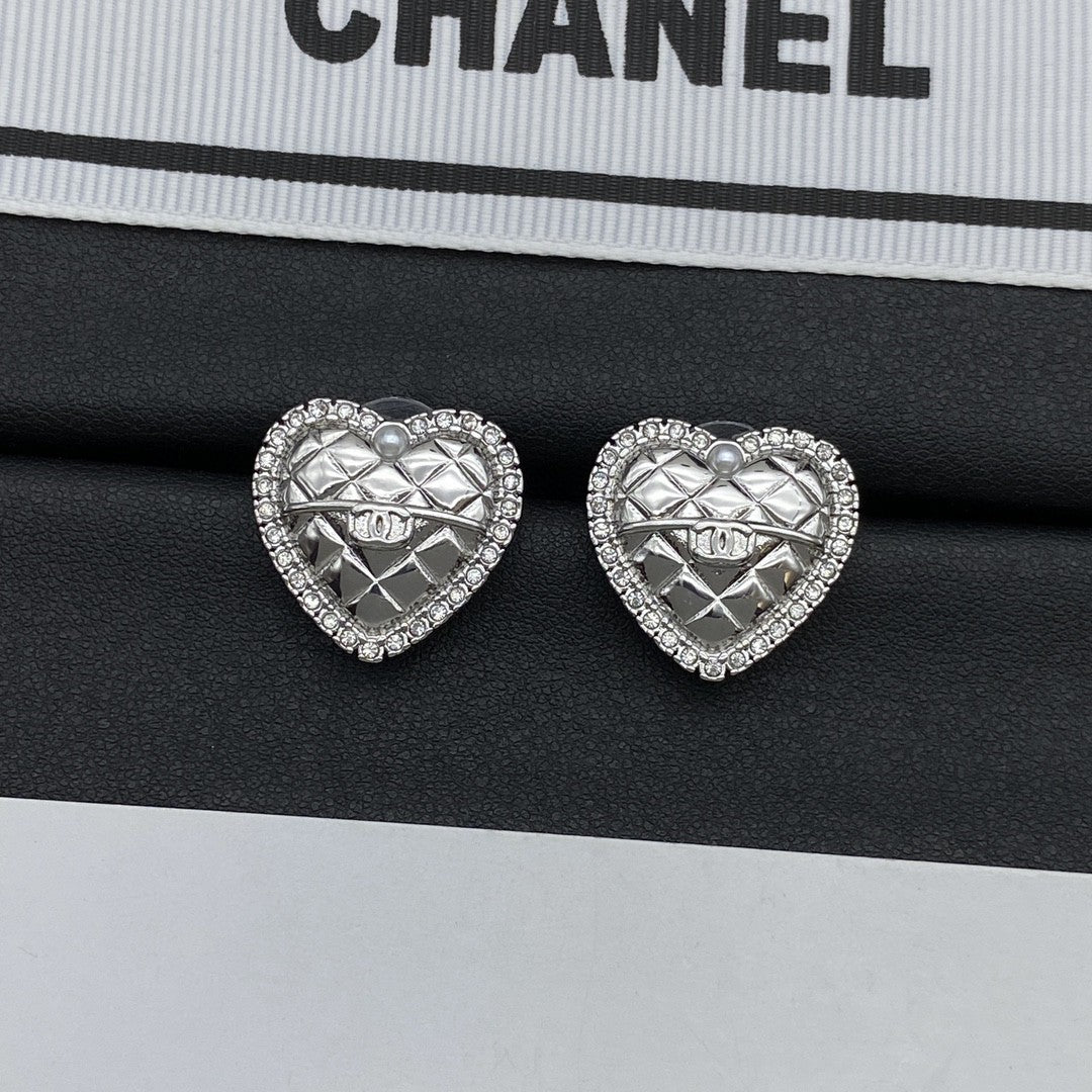 CEM215 New Arrive Fashion  Hot Sale  with Diamond Heart Earring  for Woman Jewelry 2 Color To Choose Gift