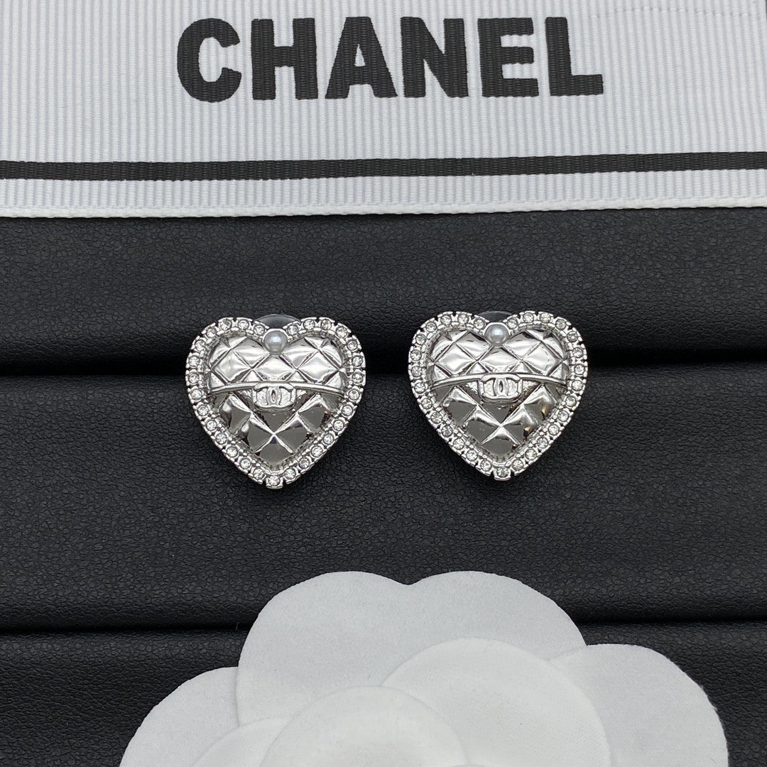 CEM215 New Arrive Fashion  Hot Sale  with Diamond Heart Earring  for Woman Jewelry 2 Color To Choose Gift